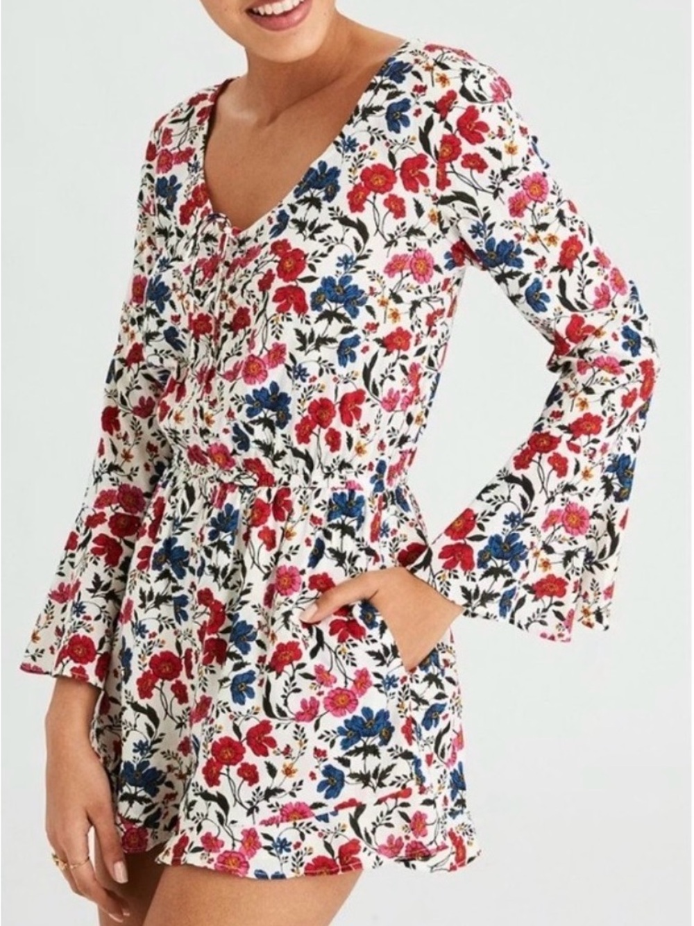 American Eagle Floral Boho Bell Sleeve Romper Off-White Cream M 406